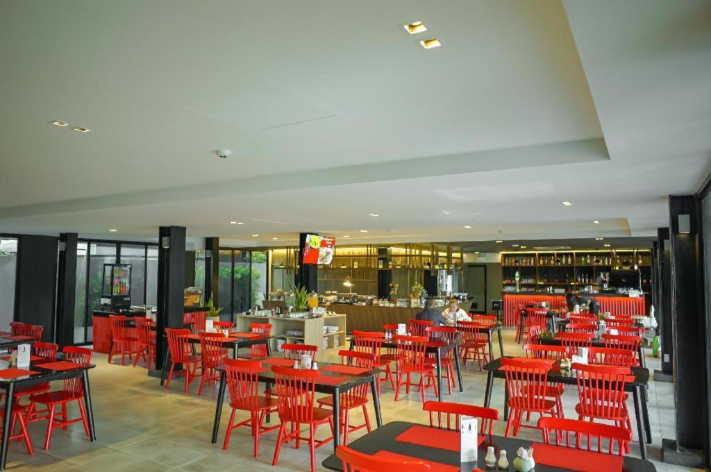 The Iconic Hotel Don Mueang Airport Бангкок Екстер'єр фото